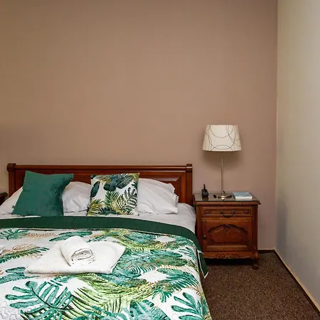 Pod Debem U Jakuba Motel *