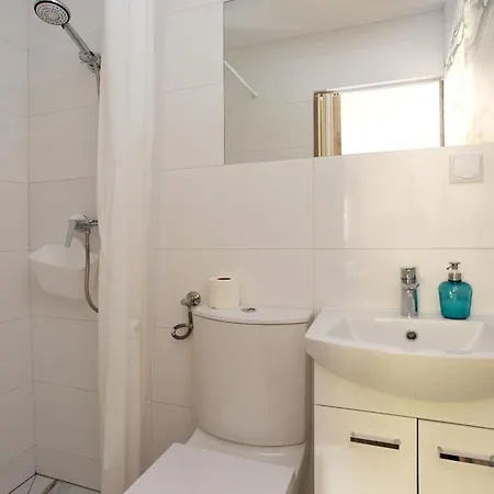 Pod Debem U Jakuba نيبووميتسا