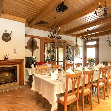 موتيل Pod Debem U Jakuba