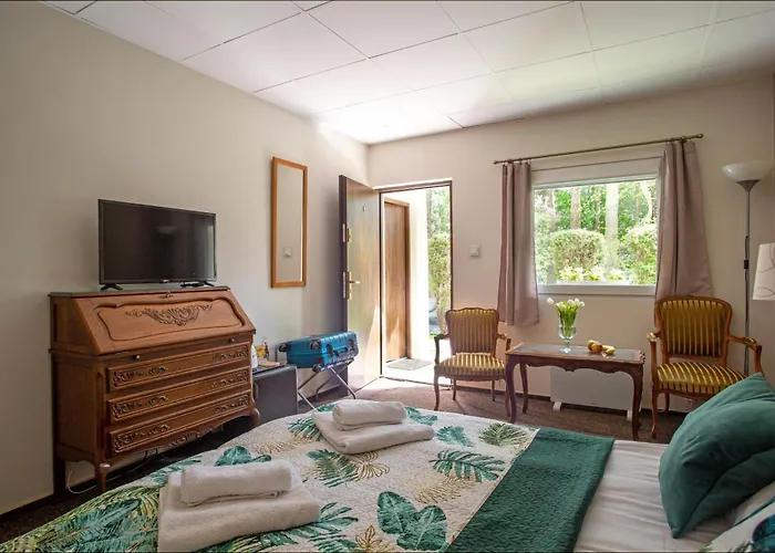 Pod Dębem U Jakuba Motel *